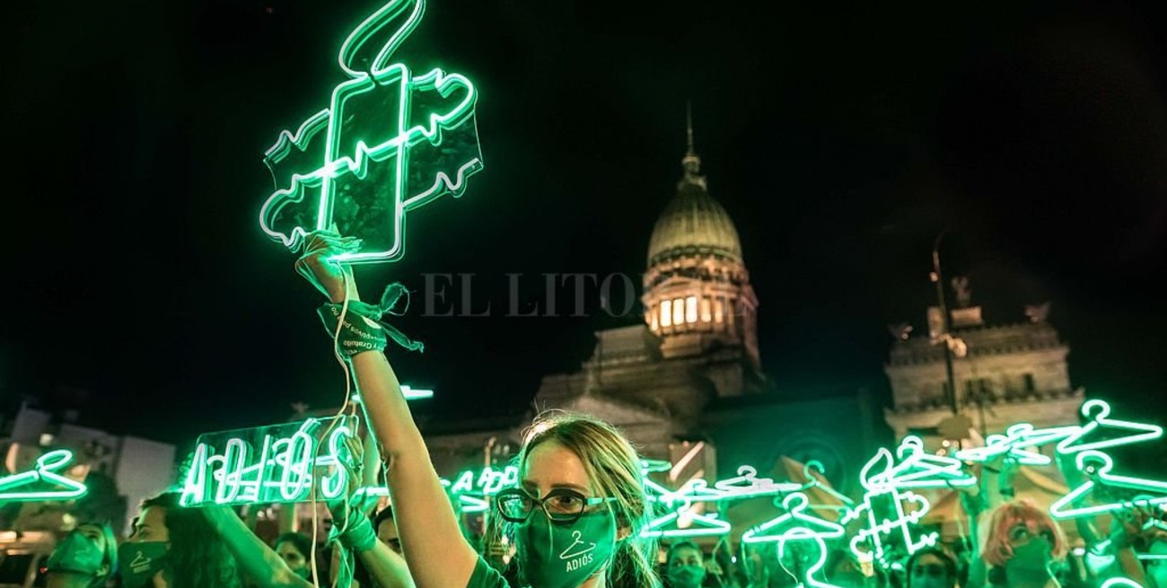 Para Amnistía, Argentina es un "país faro" en aborto legal pero denuncia "barreras" de acceso