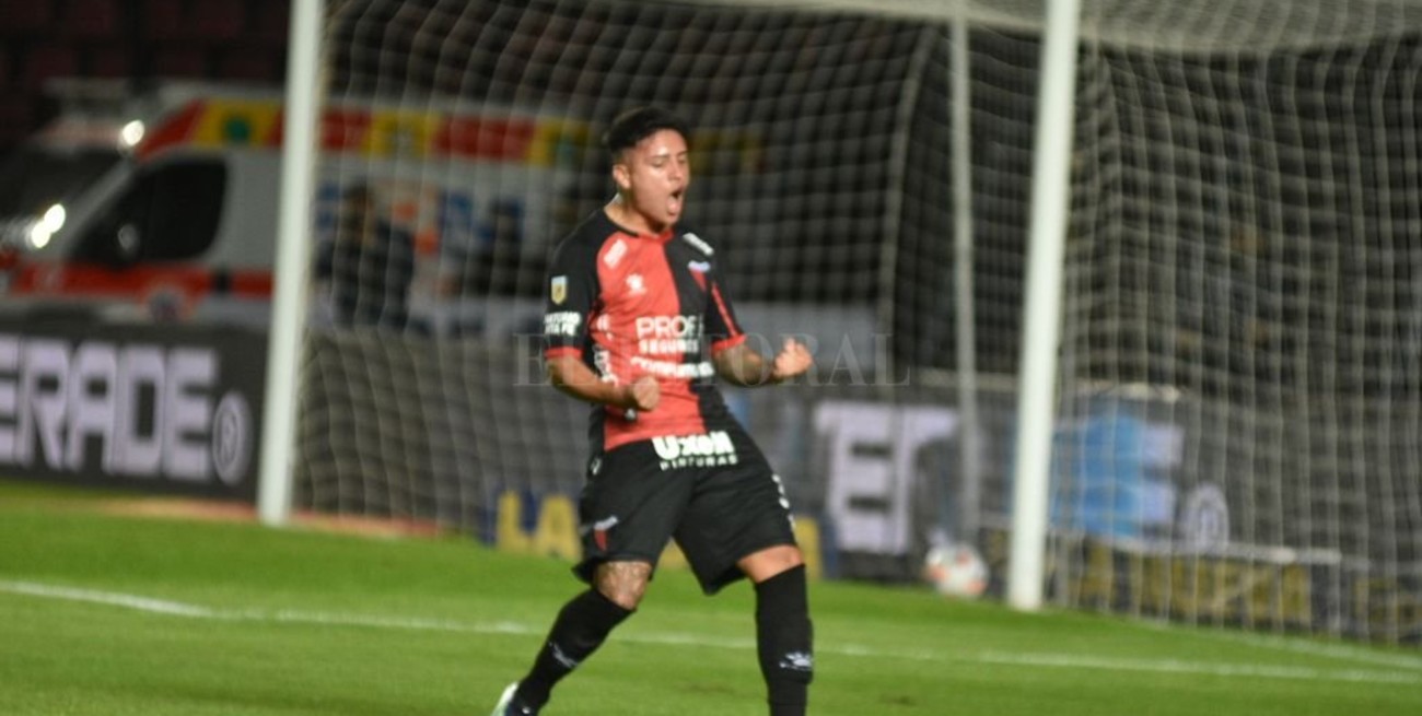 El gol de Facundo Farías, nominado al Mejor de la fecha 12