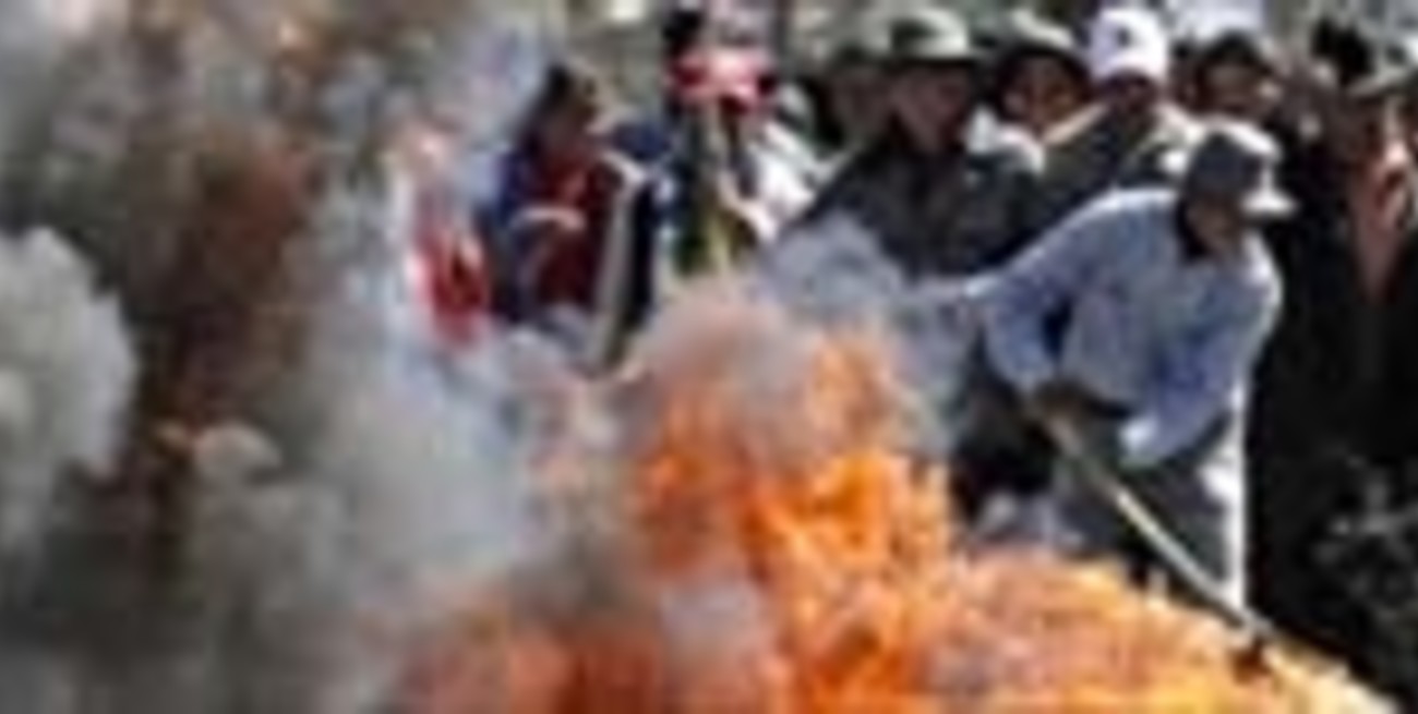 Un muerto, 30 heridos y urnas robadas en Santa Cruz 