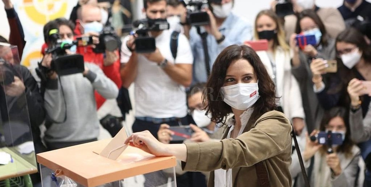 Elecciones en Madrid: gana el PP pero necesitará de la ultraderecha de Vox para gobernar