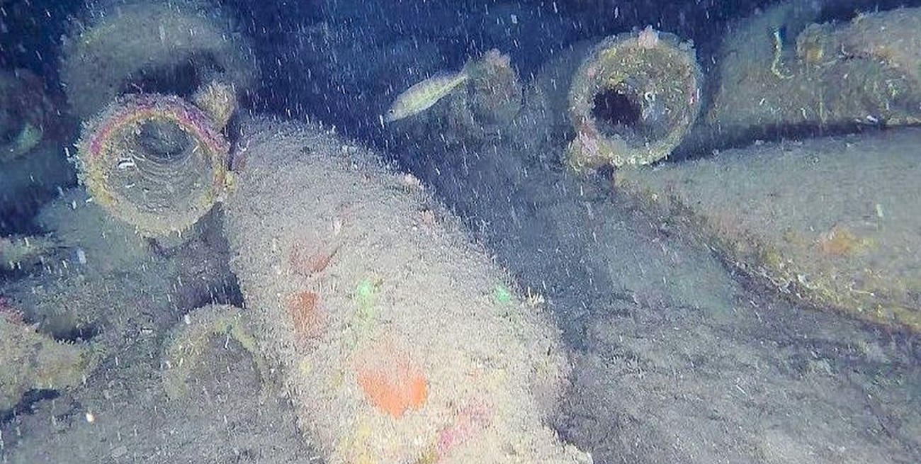 Italia: hallaron un antiguo barco romano cargado con jarras de vino