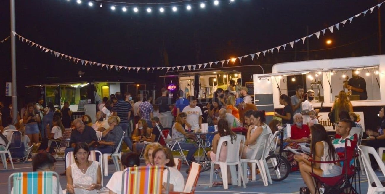 Festival de foodtruck gastronómico en San Carlos Norte 