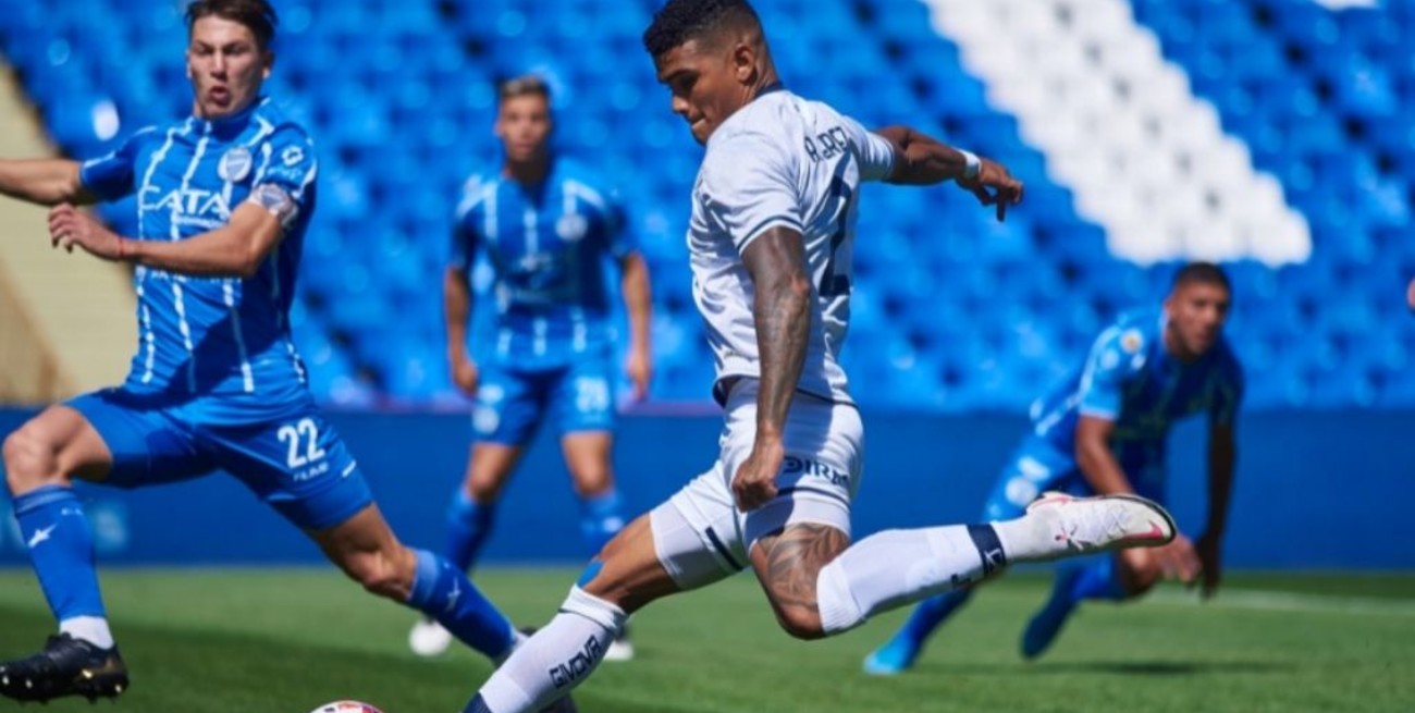 Talleres le ganó a Godoy Cruz y quiere mantenerse en la pelea por el campeonato