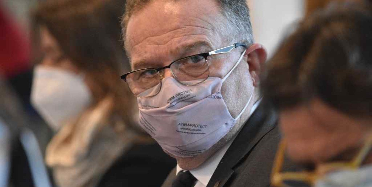 Legisladores de la oposición quieren interpelar a Lagna