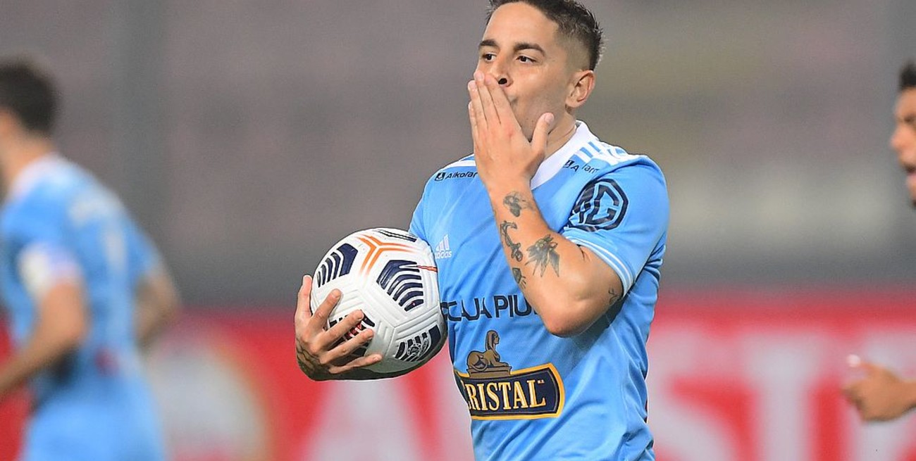 Con dos goles sobre el final, Arsenal cayó en su visita a Sporting Cristal de Perú