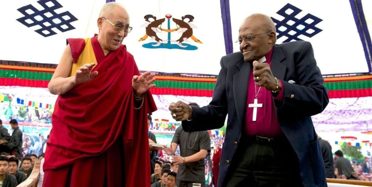 Los líderes del mundo lamentan la muerte del arzobispo sudafricano Desmond Tutu