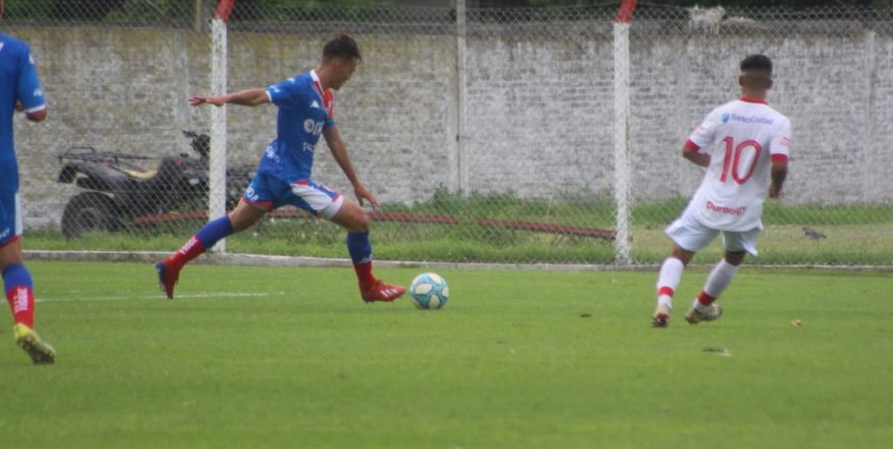 Unión igualó 2 a 2 ante Huracán en reserva
