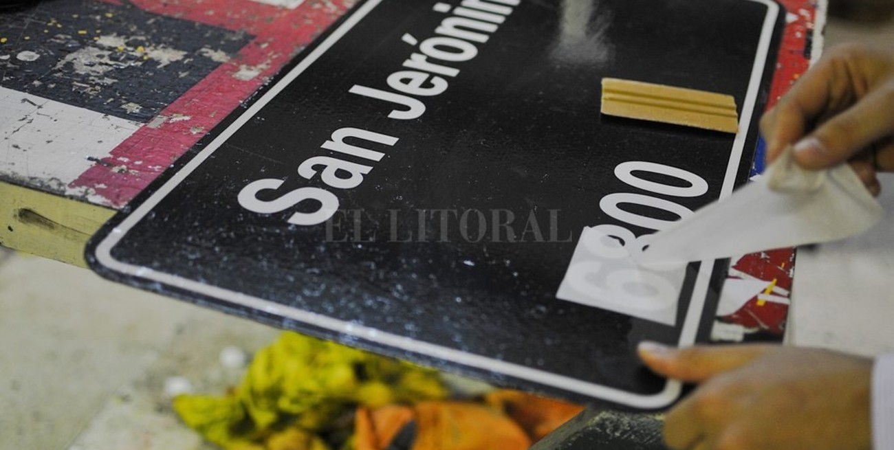 Fuerte intervención en  la cartelería de las calles