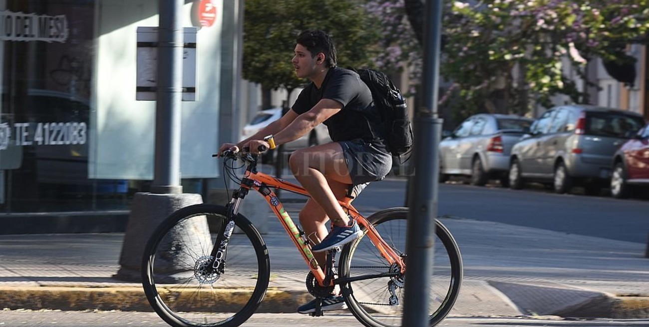 No afloja la curva: otros 123 casos en la ciudad y casi 1.400 en la provincia