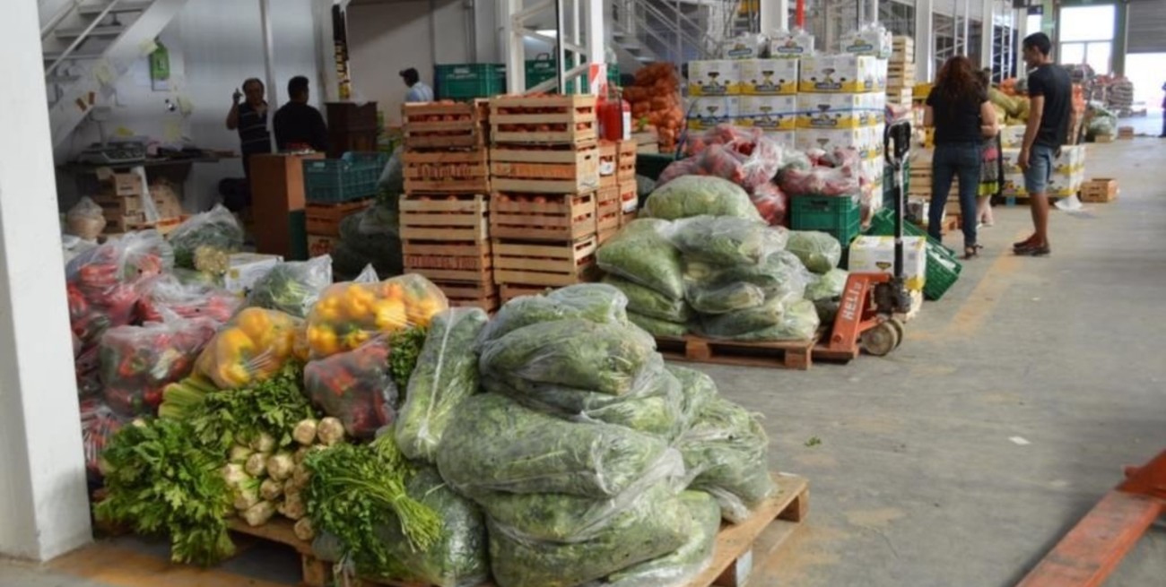 Ponen en marcha una canasta de alimentos en ferias de barrios populares