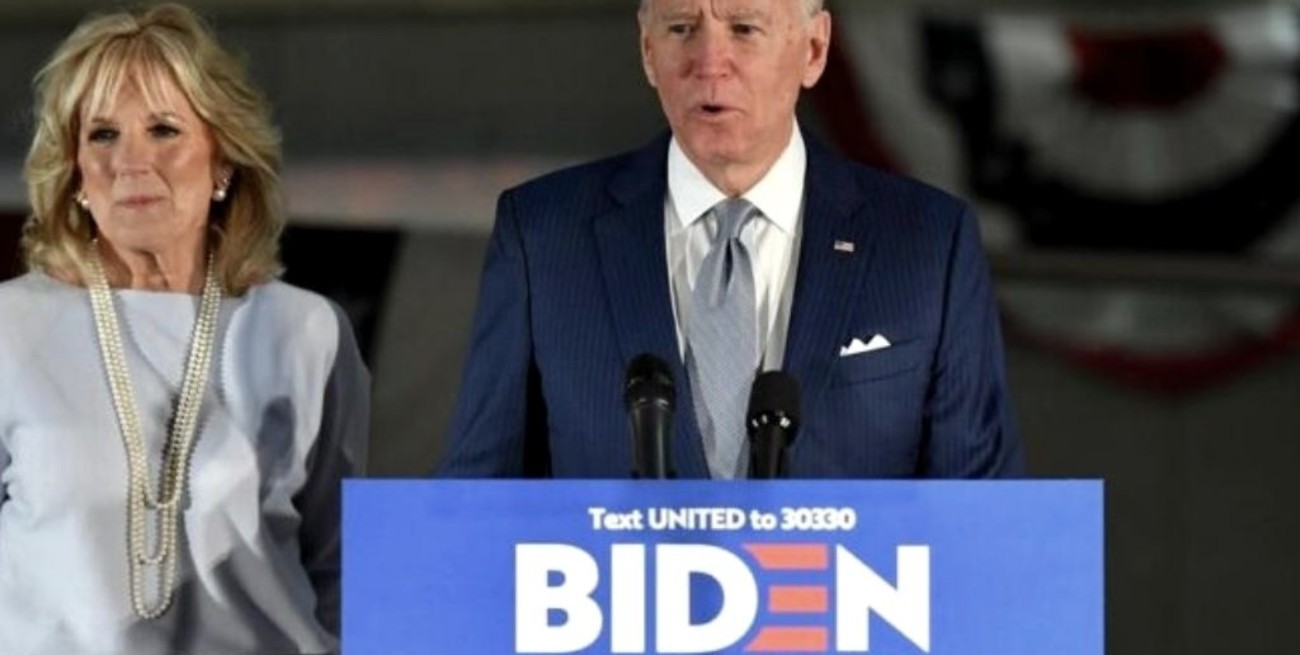 Biden emite su voto anticipado en las elecciones presidenciales de EEUU