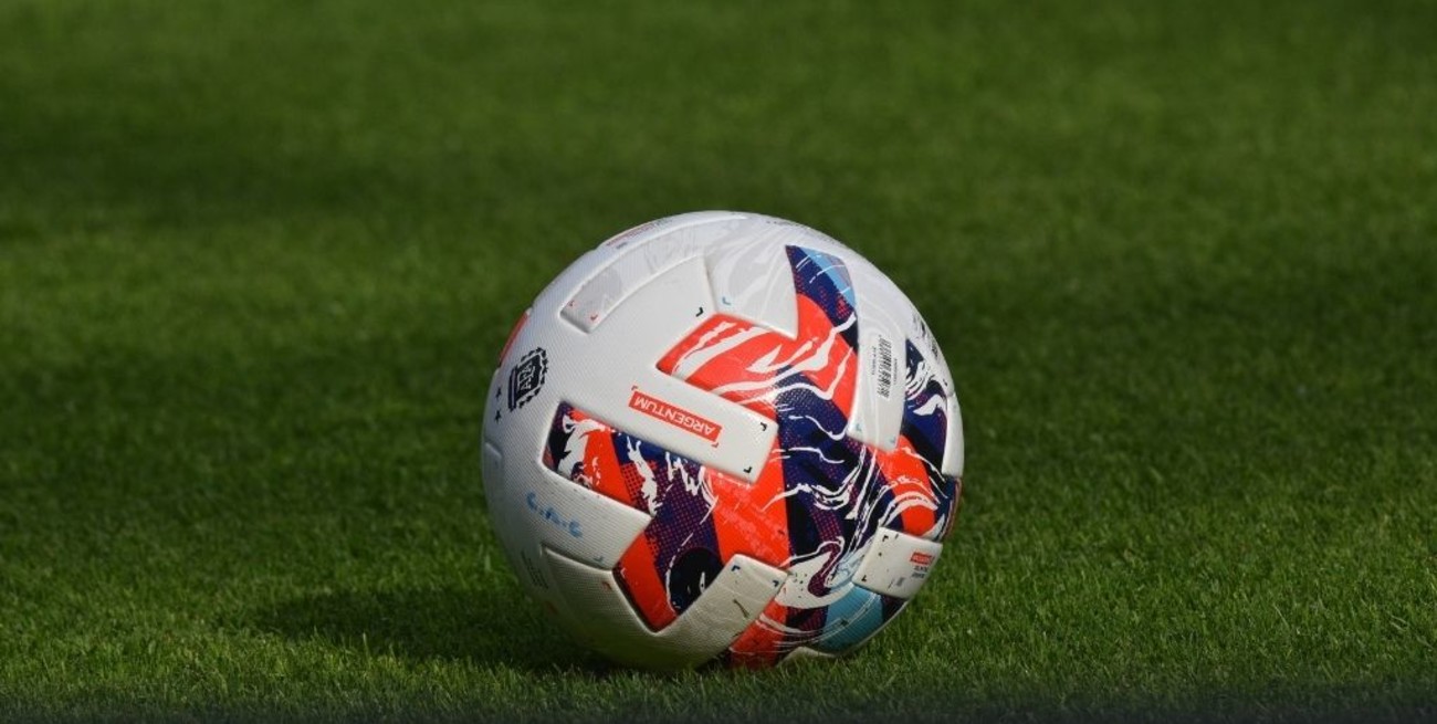 "Paralytics": la cuenta de Twitter que destaca a los peores jugadores del fútbol argentino