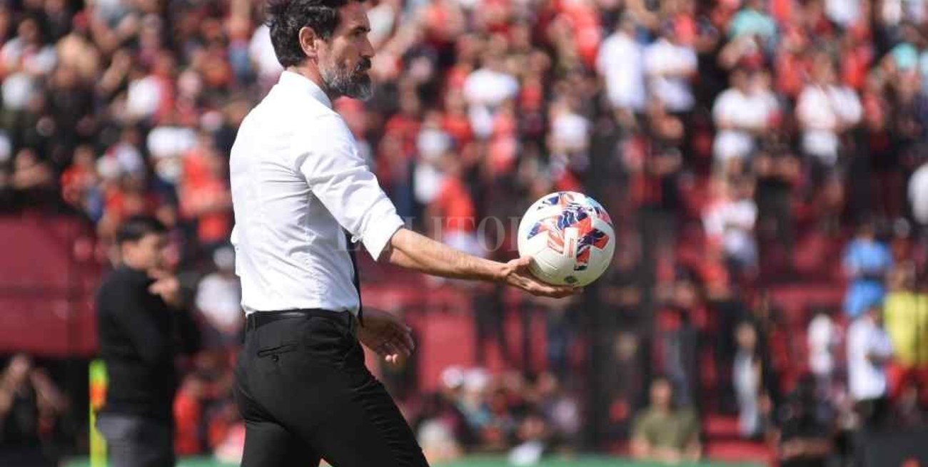 Eduardo Domínguez presentó la lista de convocados para el domingo