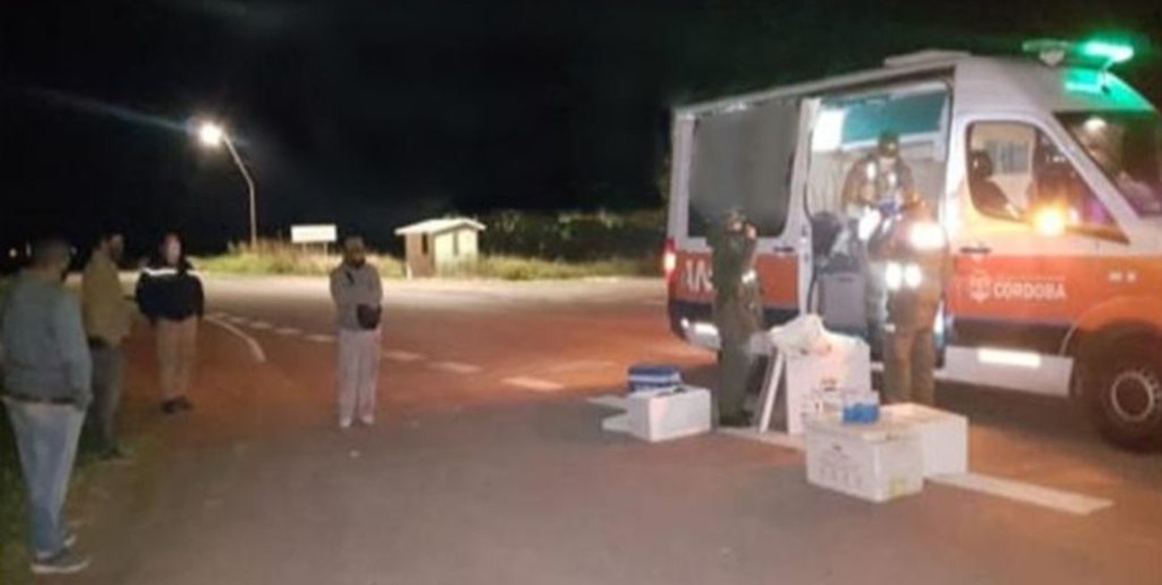 Escándalo en Córdoba: usaron una ambulancia provincial para ir a cazar y pescar