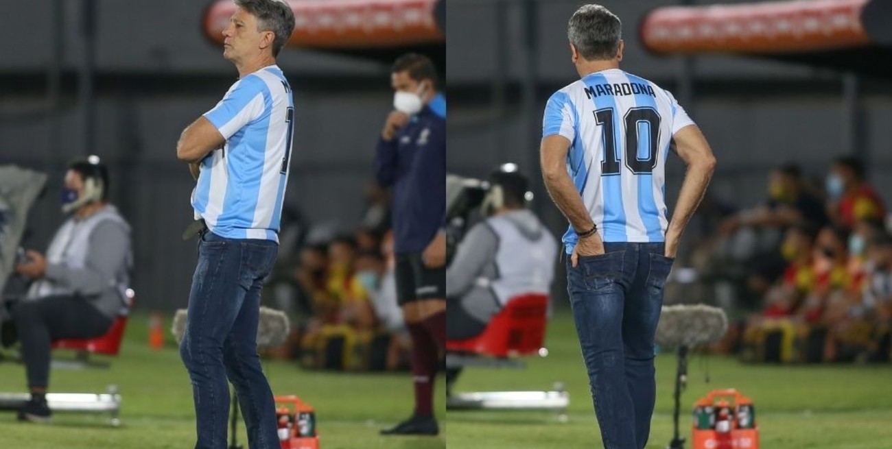 El brasileño Renato dirigió a Gremio con la camiseta de Maradona puesta