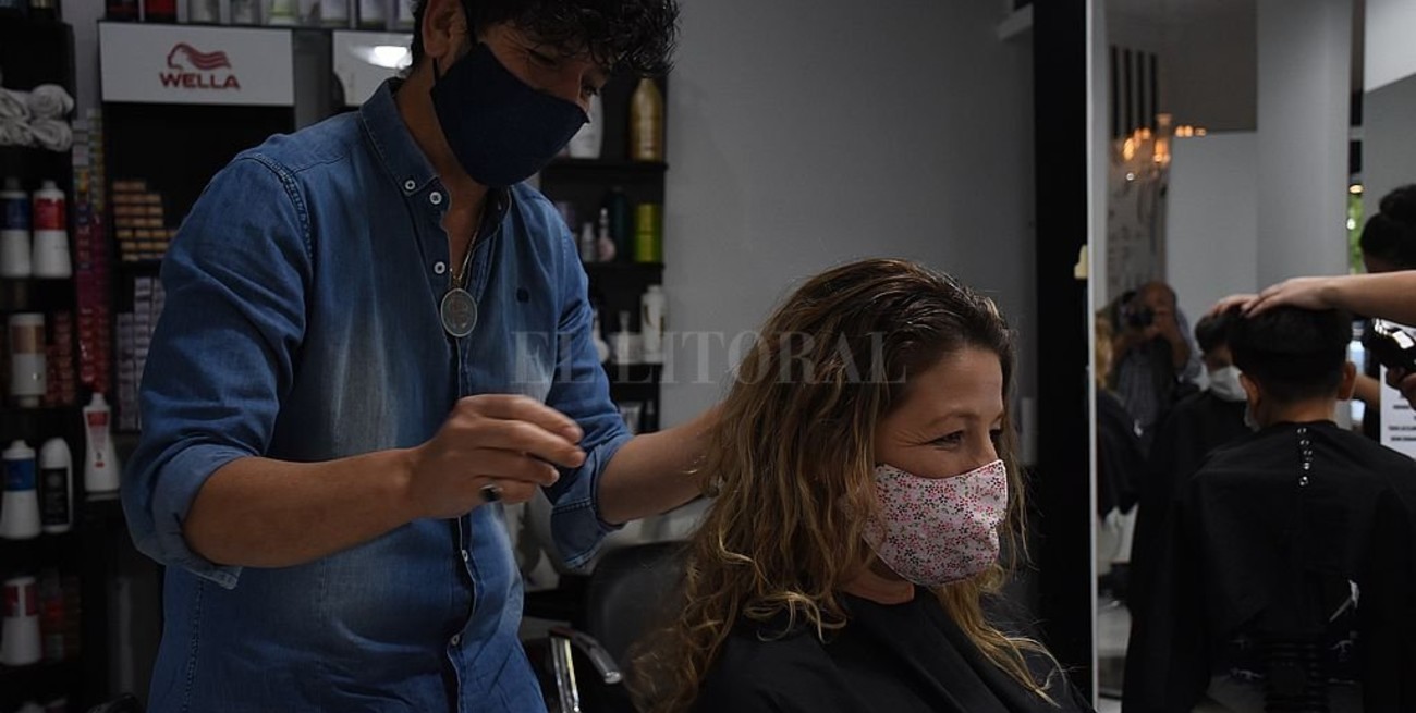 Habilitan los servicios de peluquería, manicuría, cosmetología y podología en Santa Fe y Santo Tomé