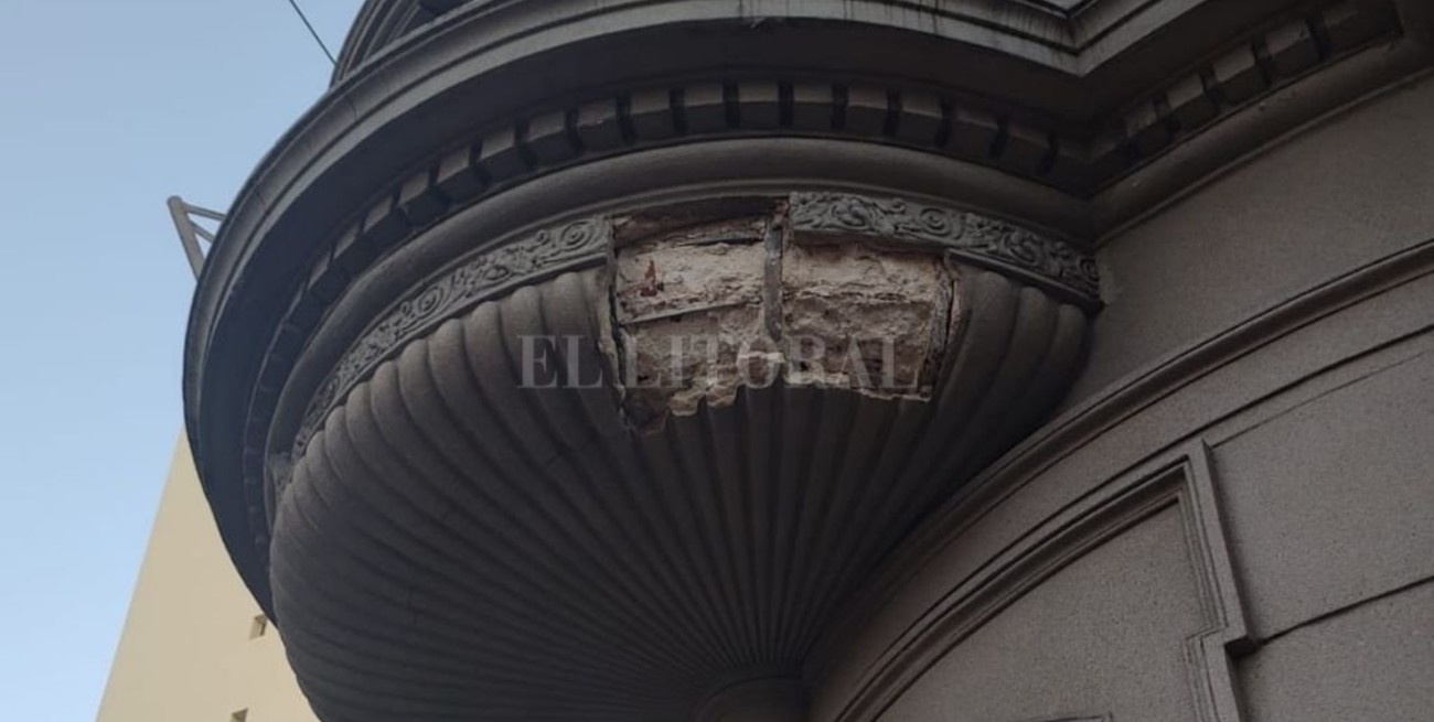Se desmoronó un balcón en el centro de la ciudad de Santa Fe