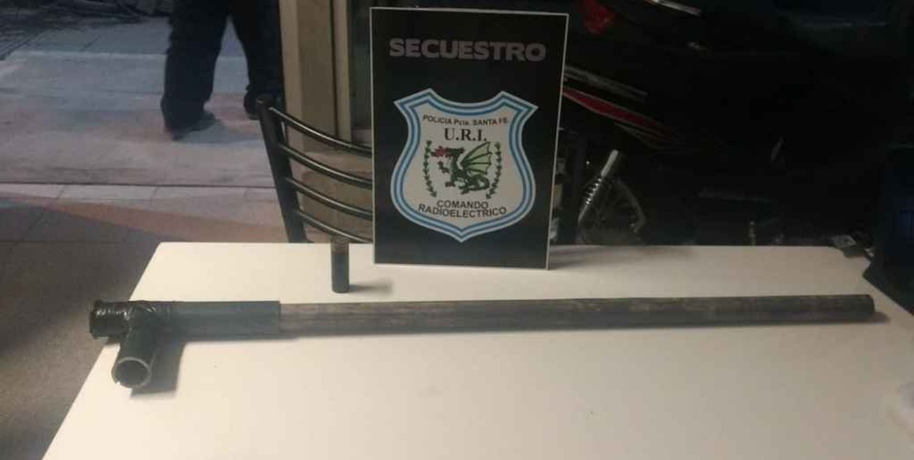 Detienen a dos adolescentes armados con una "tumbera" en el noroeste de la Ciudad de Santa Fe