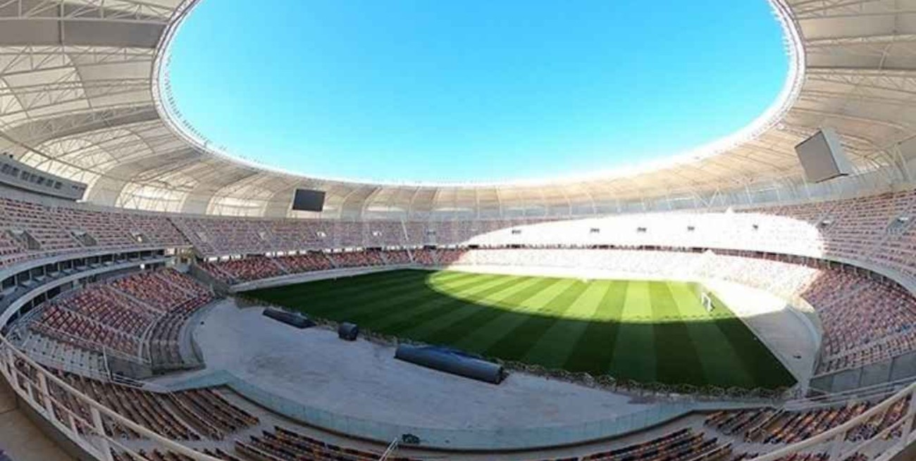 Video: polémica por el palco VIP del estadio de Santiago del Estero