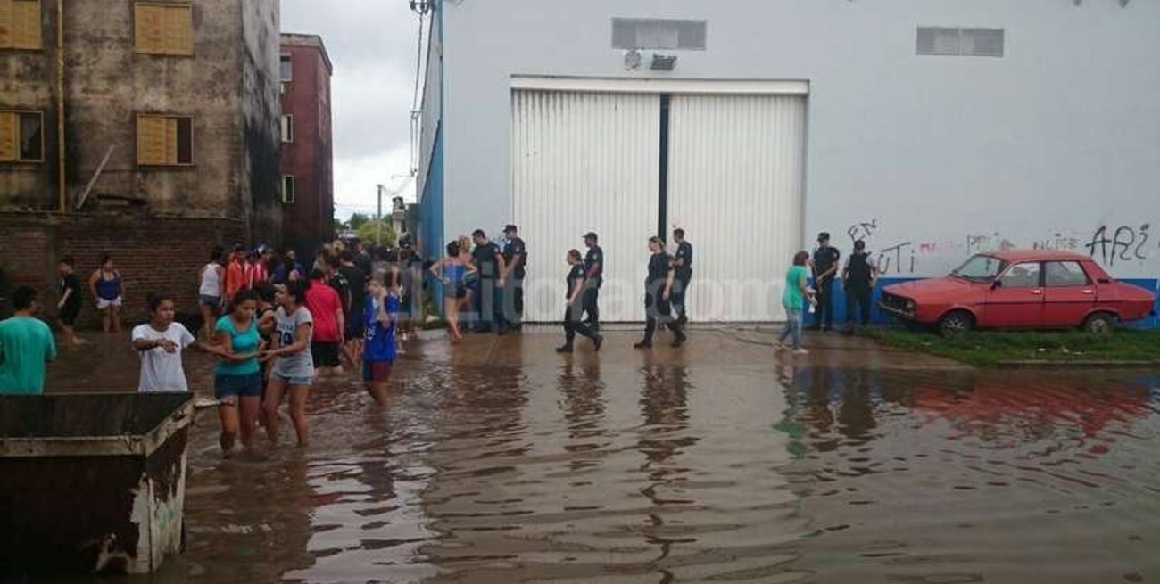Ocho detenidos por robar un supermercado