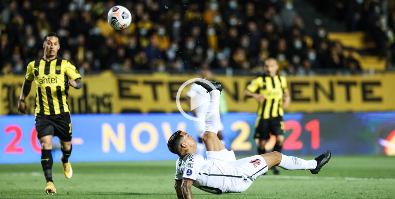 Video: con un golazo, Paranaense toma ventaja en la semifinal de la Sudamericana