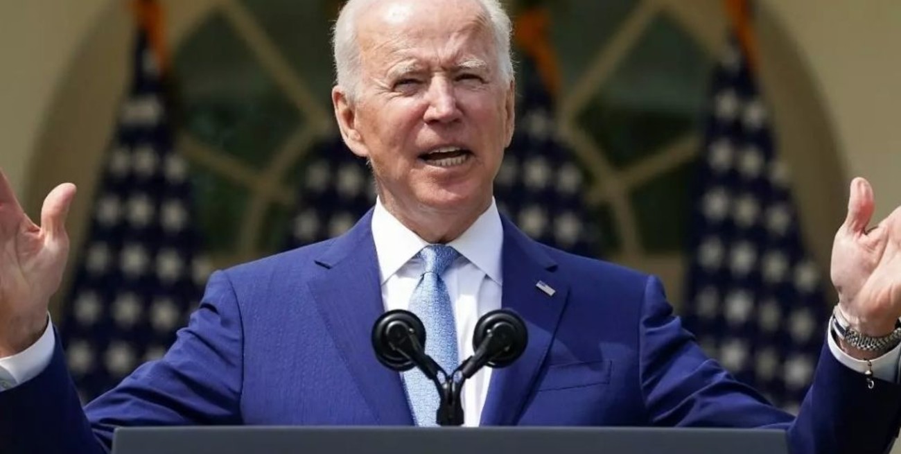 Biden sanciona a la Policía de Cuba y prepara medidas sobre internet