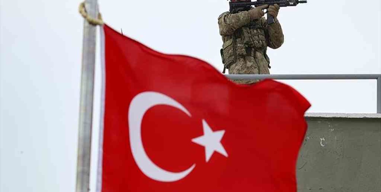 Turquía advirtió que un acuerdo militar entre Francia y Grecia amenaza la "paz regional"