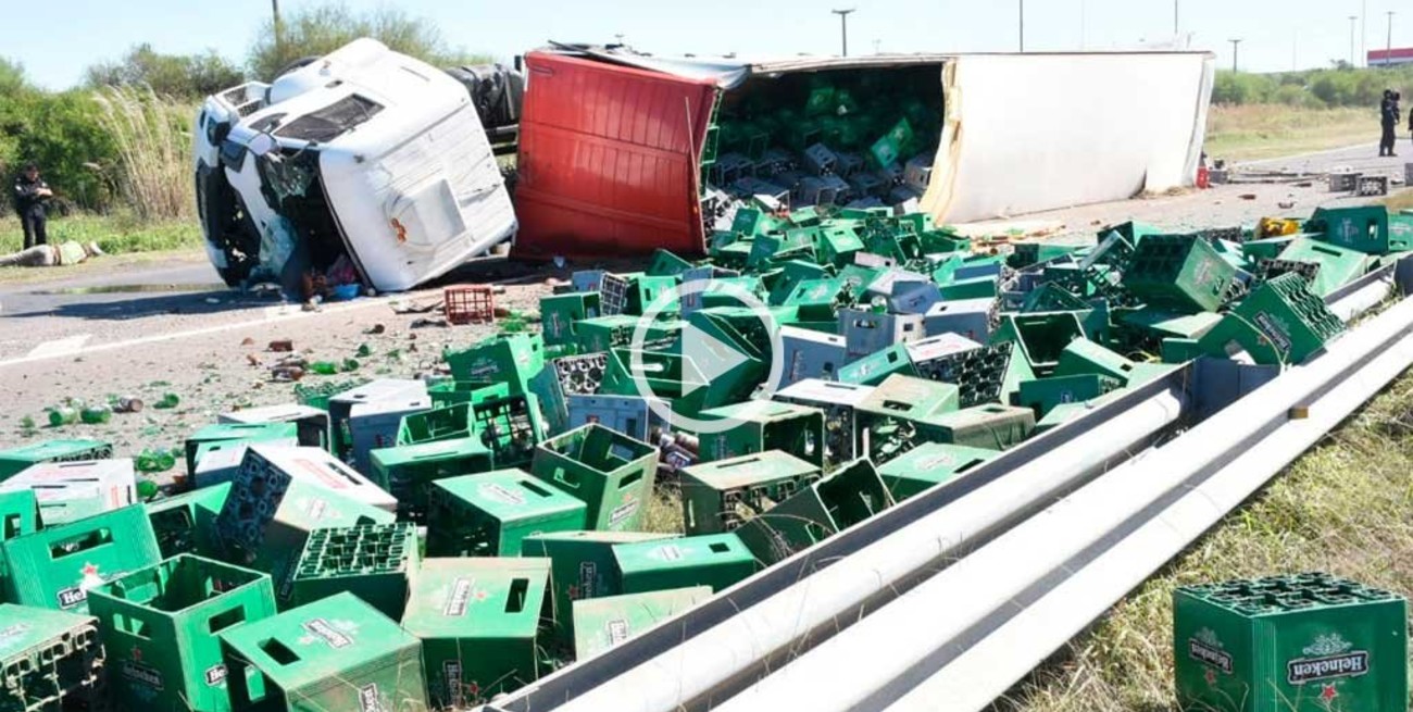 Camionero herido  en un vuelco en la Circunvalación de Santa Fe