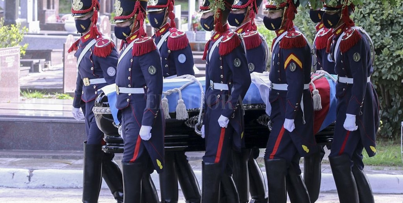 Galería de imágenes: último adiós a Carlos Menem