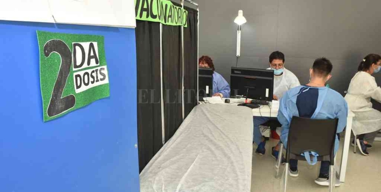 Para Salud "no tiene riesgos" la aplicación por "error" de la segunda dosis de Sputnik