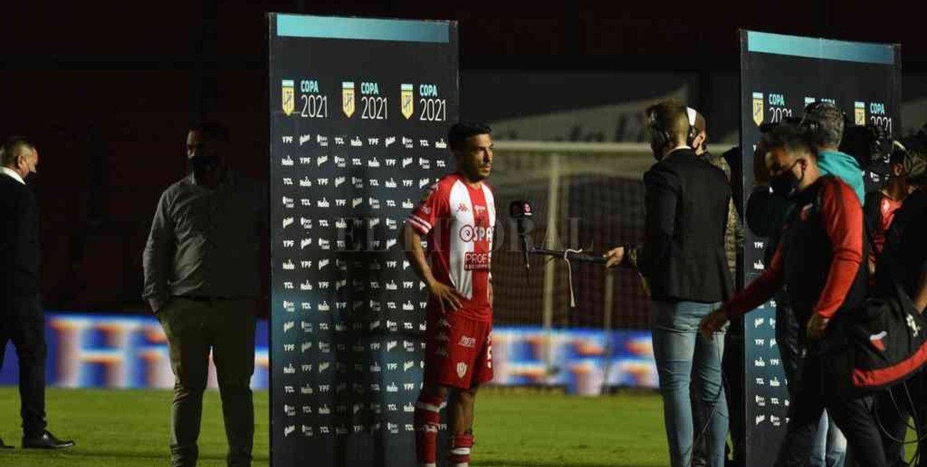 Llegó Bragarnik al país y se debe definir lo de Acevedo