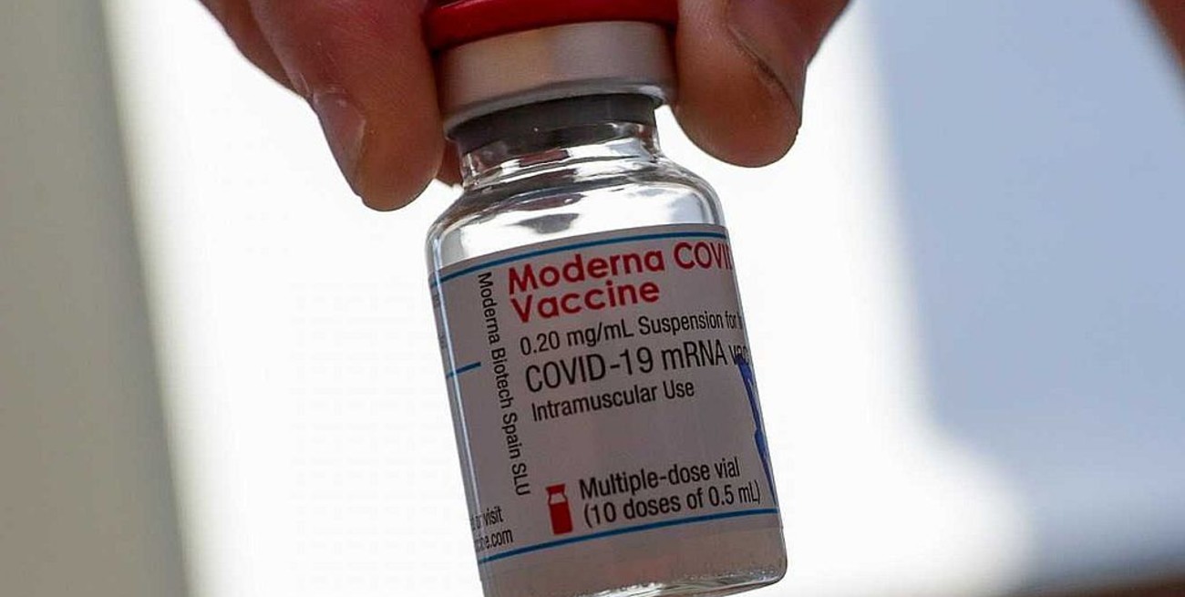 Incluyen a la vacuna de Moderna en los estudios para evaluar la combinación de dosis