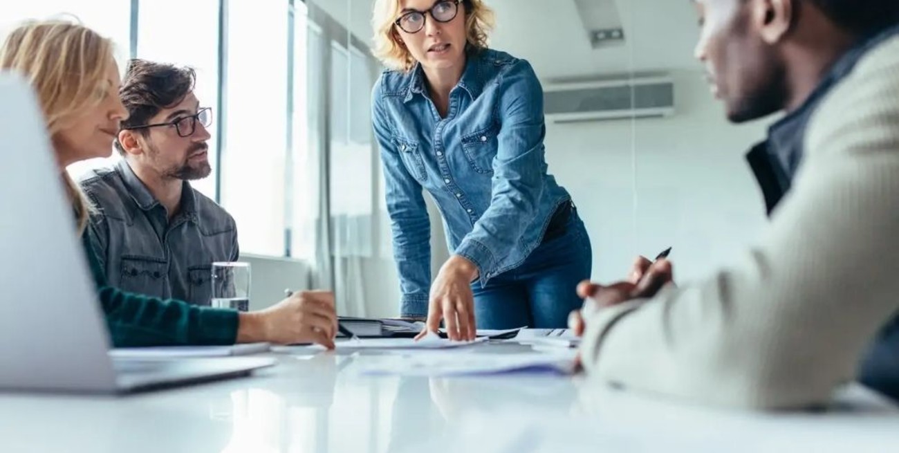 Las mujeres ganan 24% menos que los hombres, según datos del INDEC