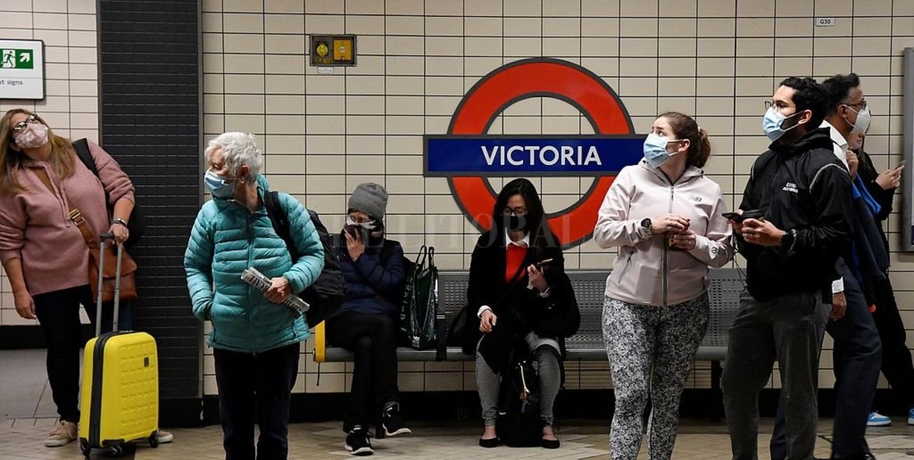 El Gobierno británico no impondrá nuevas restricciones pese al incremento de casos de Covid