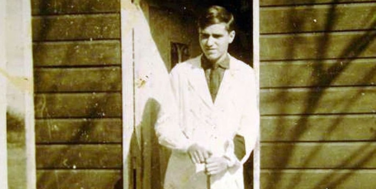 A dedo, en bici o a caballo: las peripecias de un "maestrito rural" para llegar siempre al aula