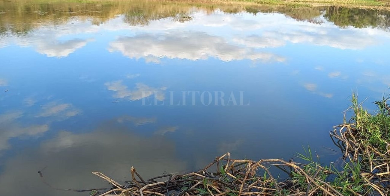 Buscan a dos hermanitos que cayeron al río en Arroyo Leyes