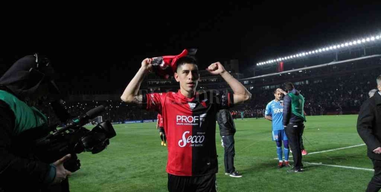 Colón "libera" a Olivera: ya se va a jugar a Perú