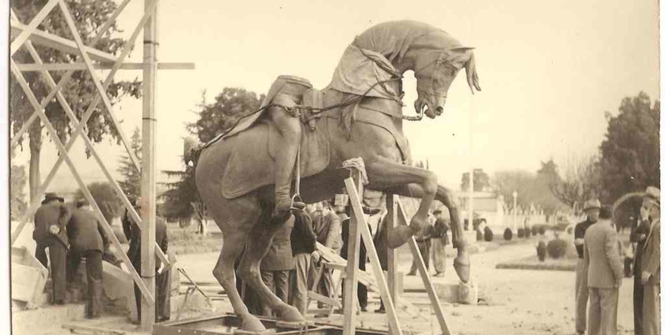  70 años de la estatua de San Martín que de milagro no partió hacia El Vaticano