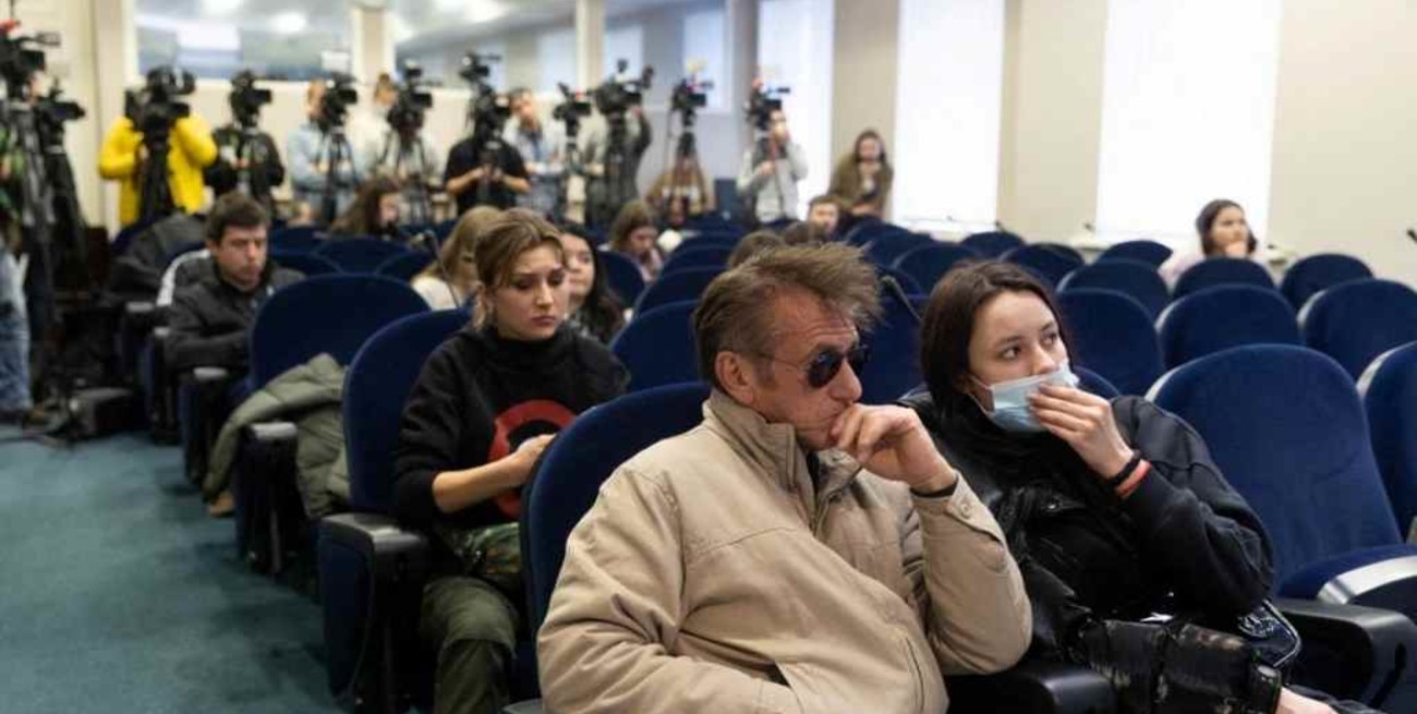 El actor Sean Penn está presente en Ucrania documentando la guerra con Rusia 
