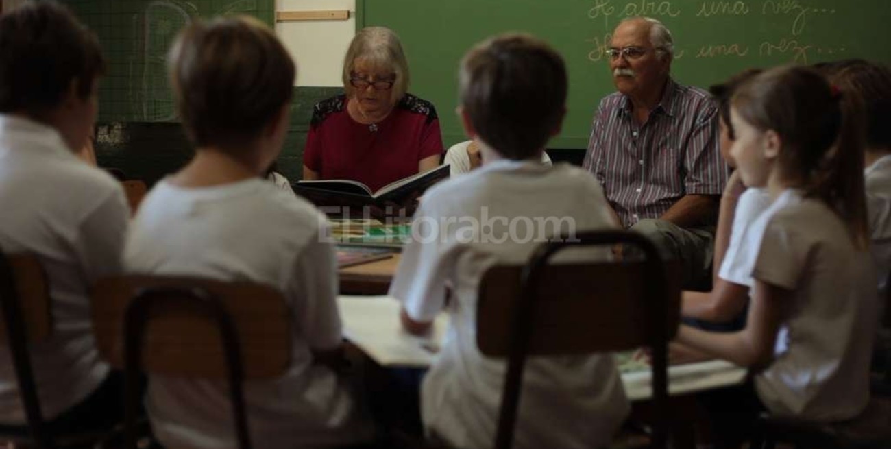 Tertulias literarias y papás voluntarios: 20 escuelas aplicarán un nuevo plan