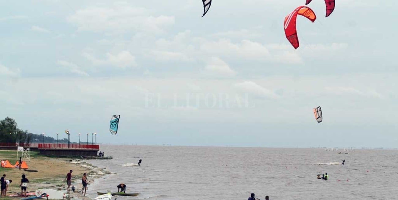 Viento, agua y riesgo: "El kitesurf no puede coexistir con los bañistas"