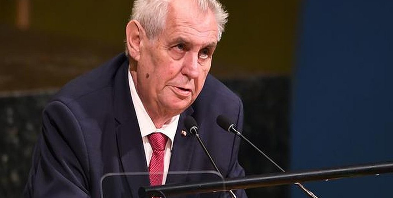 República Checa: internaron al presidente Milos Zeman en terapia intensiva
