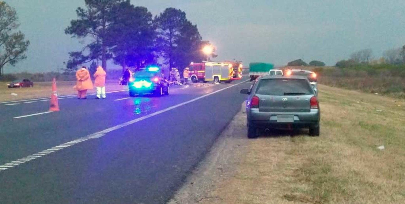 Dos muertos tras grave siniestro vial en la autopista Santa Fe - Rosario