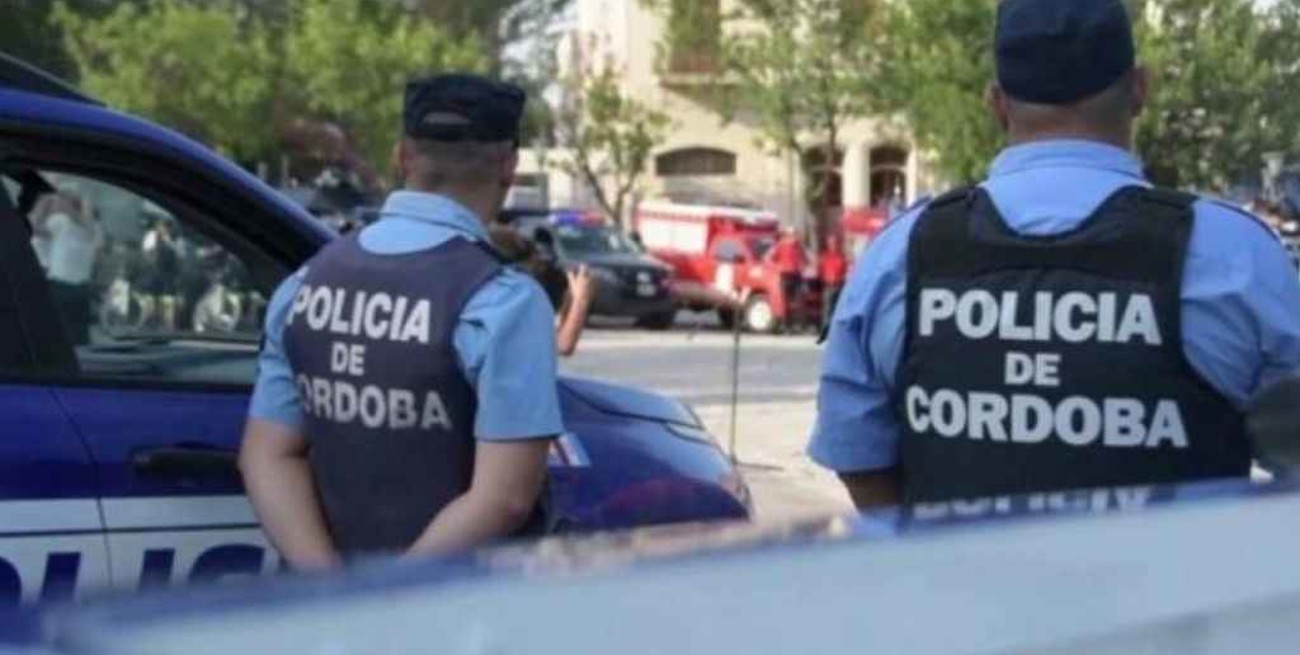 Le robaron y llamó 22 veces a la Policía: denuncia que "estaban viendo un partido"