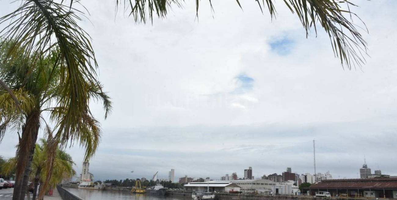 Miércoles caluroso y con algo de nubes en la ciudad de Santa Fe