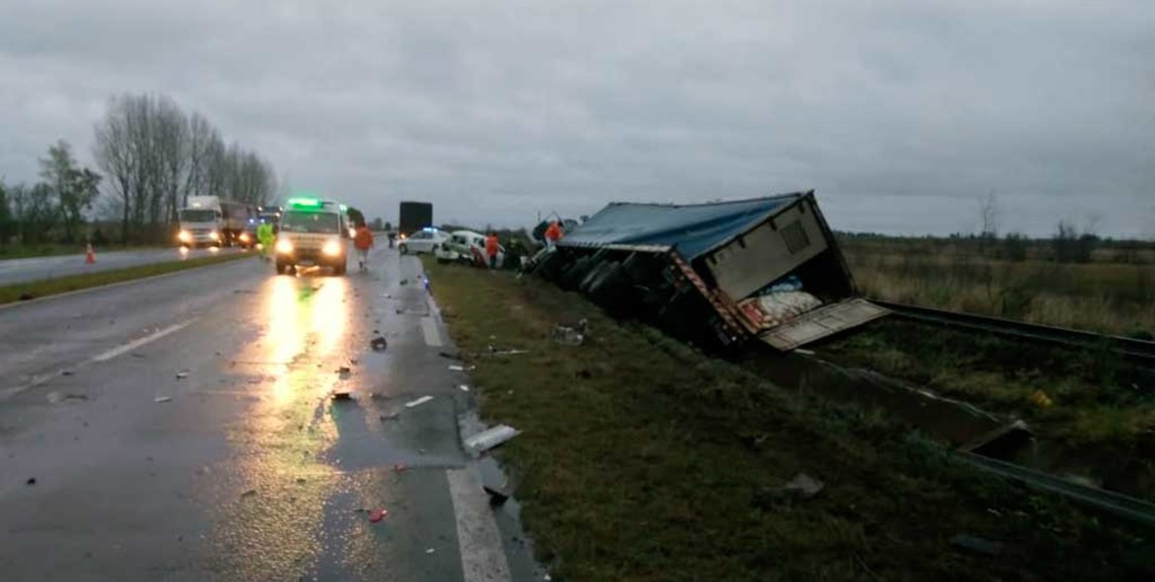 Choque múltiple en Zárate -  Brazo Largo dejó tres muertos