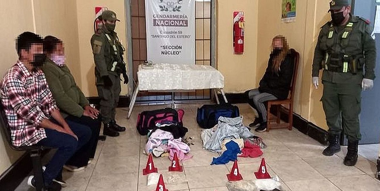 Detuvieron a dos mujeres que llevaban dos kilos y medio de cocaína por la Ruta Nacional N° 34