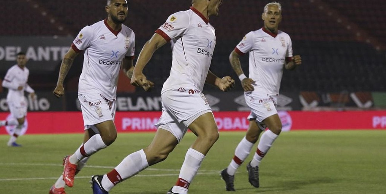 Huracán derrotó a Newell's en Rosario