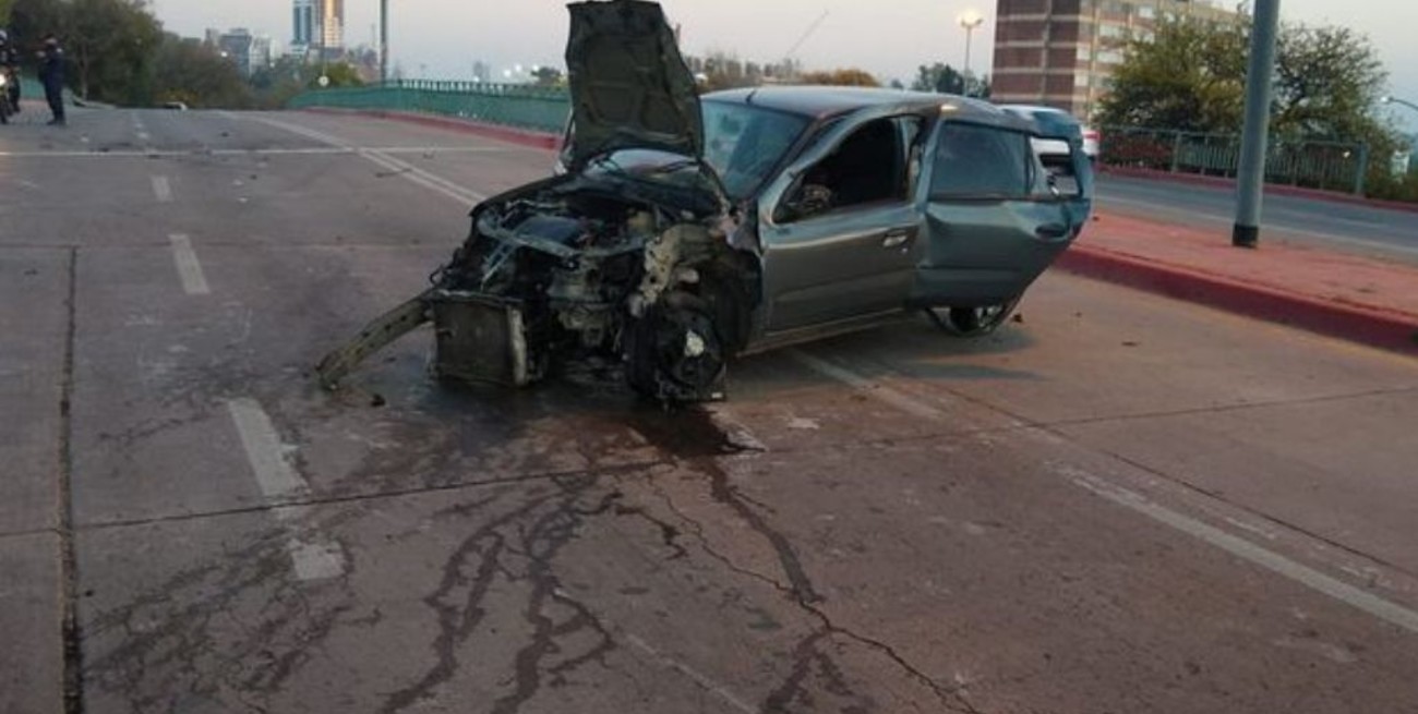 Córdoba: chocó y el tubo de GNC salió despedido