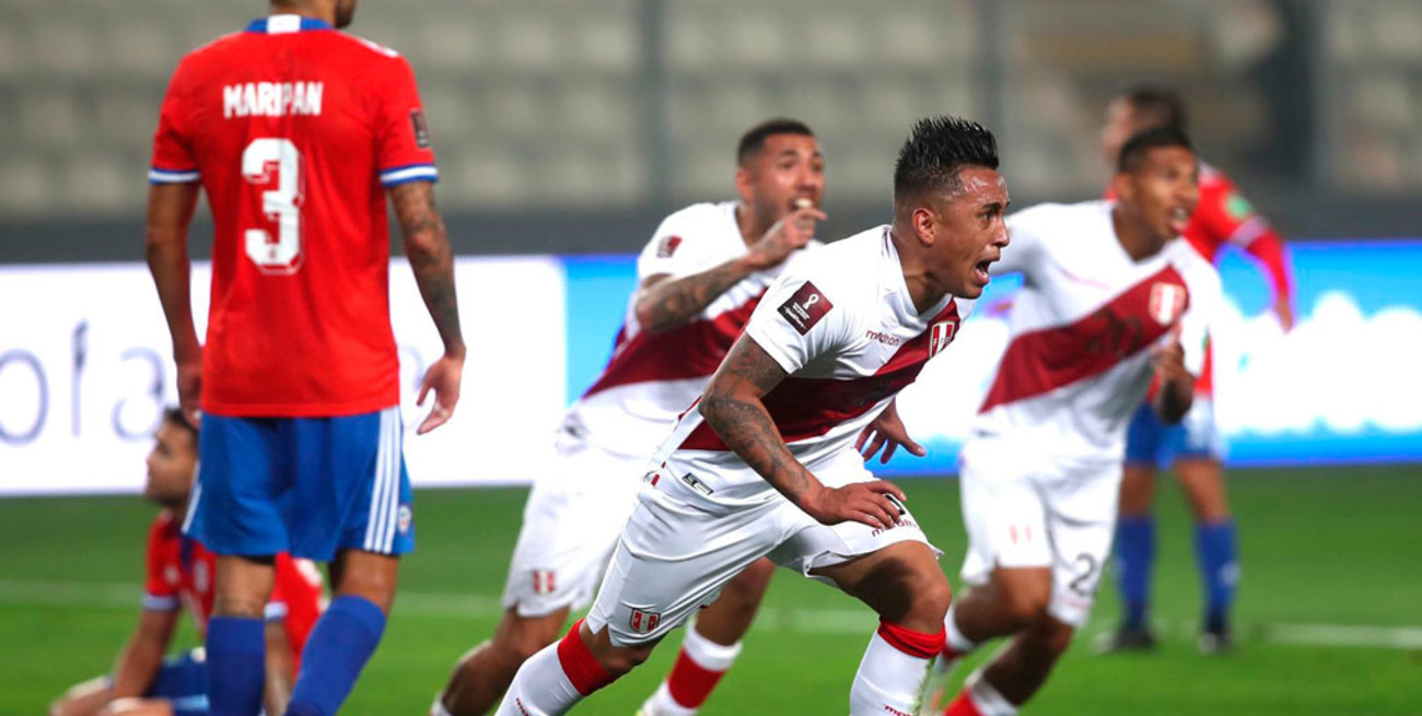 Perú le ganó a Chile y sueña con el Mundial